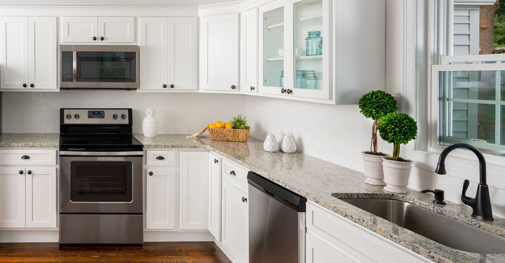 Fabuwood Discovery Frost white shaker kitchen