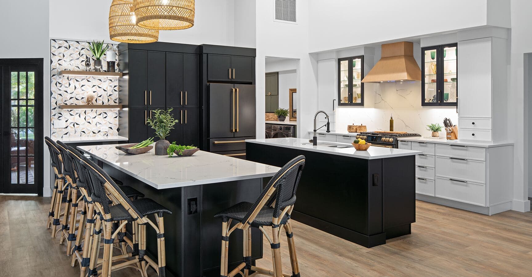 Fabuwood Allure Luna Dove and Pitch Black dramatic two-tone kitchen